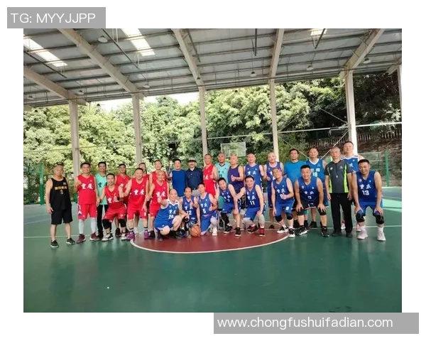 赛后复盘成都篮球队与武汉篮球队默契配合分析与战术探讨