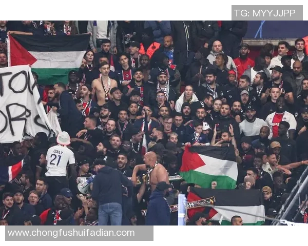 身披巴勒斯坦国旗的足球明星彰显民族自豪感与团结精神